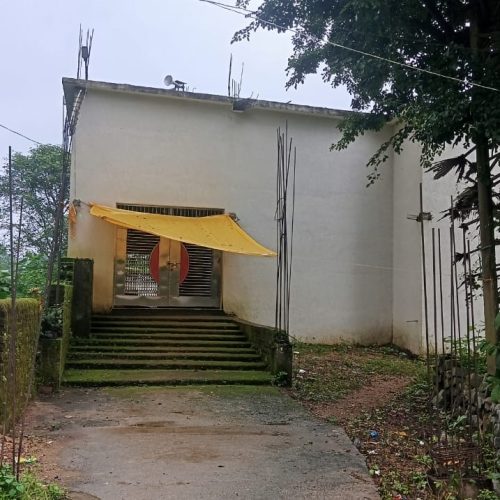 खूंटी में चोरों का आतंक: अब धर्मस्थल भी सुरक्षित नहीं, मस्जिद से नमाजियों के मोबाइल चोरी