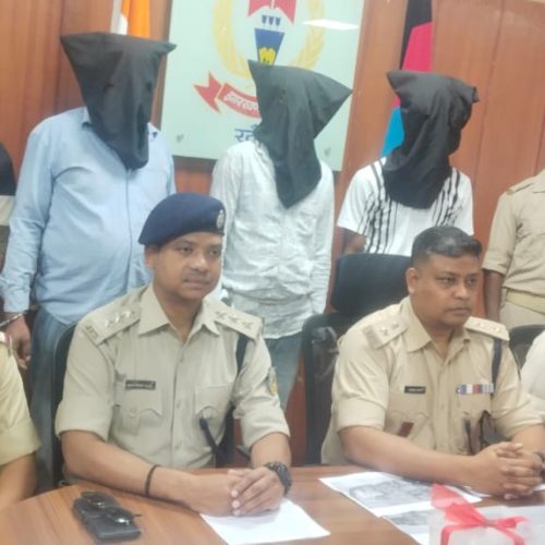 खूँटी पुलिस की बड़ी कामयाबी: बैटरी चोरी के मामले में चार अपराधी गिरफ्तार, 31 बैटरी बरामद