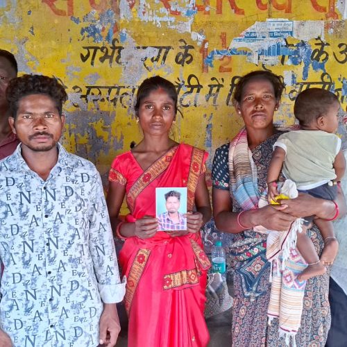 तमिलनाडु कमाने जा रहे खूंटी के युवक की ट्रेन से छलांग, लापता – परिजनों में कोहराम।