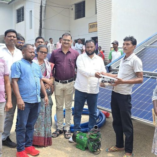 तोरपा में किसानों को मिला सोलर पंपसेट, विधायक सुदीप गुड़िया बोले – “किसान मजबूत होंगे तो देश मजबूत होगा”