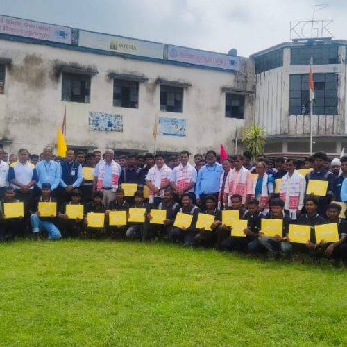 कल्याण गुरुकुल खूंटी में ऑफर लेटर वितरण एवं फ्लैग-ऑफ समारोह, 43 छात्रों का हुआ चयन