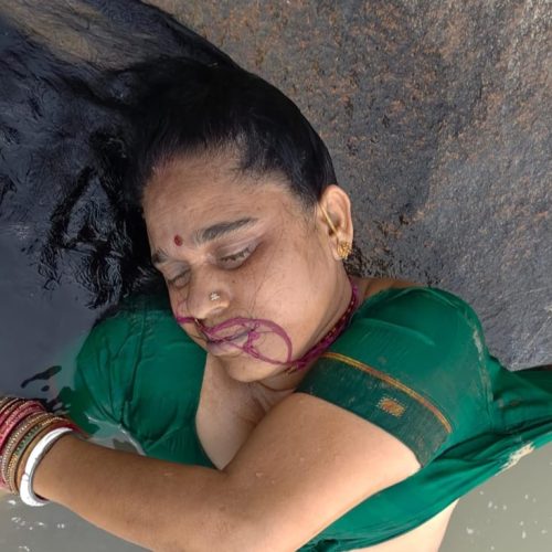 तजना नदी से महिला का शव बरामद, पुलिस जांच में जुटी