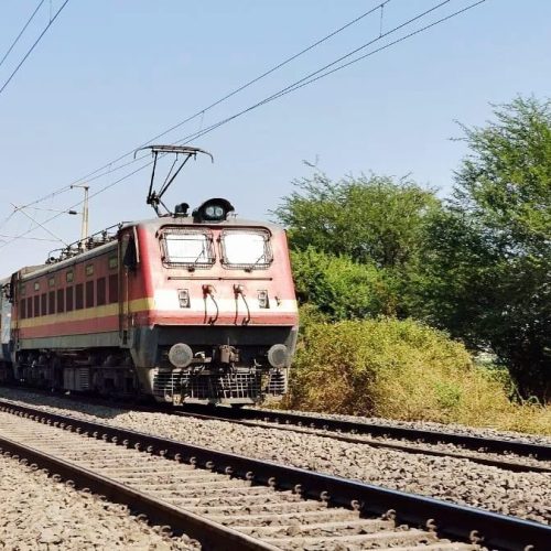 ट्रेन में कटने से चियूर गांव युवक कि मौत।