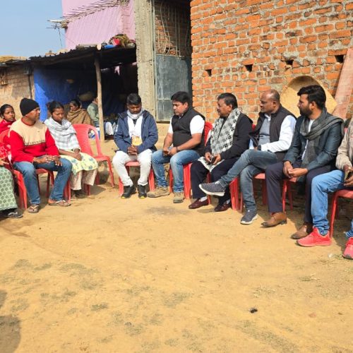 कर्रा के गुयू गांव में आदिवासी कांग्रेस प्रखंड महासचिव सुमित तिग्गा की हत्या, कांग्रेस नेताओं ने शोकाकुल परिवार से की मुलाकात