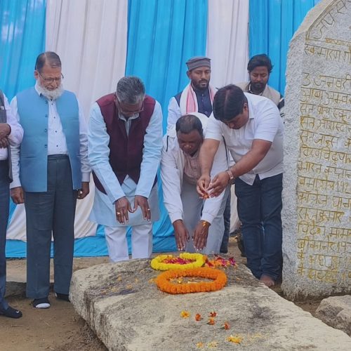 खूंटी सांसद कालीचरण मुंडा ने मरांग गोमके जयपाल सिंह मुंडा को दी श्रद्धांजलि, कहा—आदिवासी अधिकारों के प्रखर प्रहरी थे जयपाल सिंह मुंडा