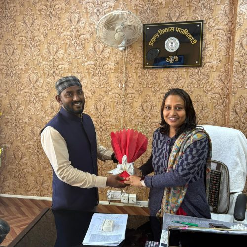 कड़ाके की ठंड को लेकर युवा कांग्रेस सक्रिय, जिला अध्यक्ष आमिर हुसैन ने BDO से की मुलाकात,कंबल वितरण व सार्वजनिक स्थानों पर अलाव जलाने की रखी मांग।