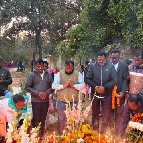 खूंटी–सिमडेगा सड़क हादसे में फादर सुशील प्रवीण तिडू व सुनील भेंगरा का निधन, विधायक सुदीप गुड़िया व झामुमो जिलाध्यक्ष ज़ुबैर अहमद ने दी श्रद्धांजलि