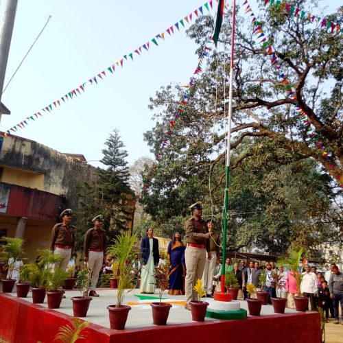 कर्रा प्रखंड क्षेत्र में गणतंत्र दिवस हर्षोल्लास के साथ मनाया गया
