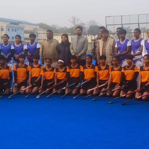 राष्ट्रीय सड़क सुरक्षा माह में खूंटी में हॉकी मैच के जरिए दिया गया यातायात जागरूकता का संदेश