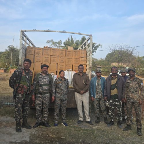 कर्रा के कंसिली गांव में उत्पाद विभाग की बड़ी कार्रवाई, 774 पेटी अवैध विदेशी शराब जब्त
