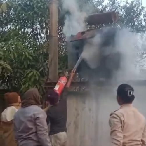 कस्तूरबा गांधी आवासीय बालिका विद्यालय कर्रा में ट्रांसफार्मर में लगी आग, सूझबूझ से टली बड़ी अनहोनी