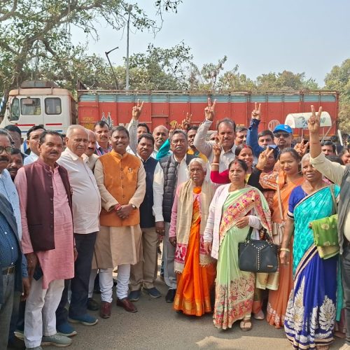 खूंटी नगर पंचायत अध्यक्ष पद के लिए भाजपा समर्थित रानी टूटी ने किया नामांकन