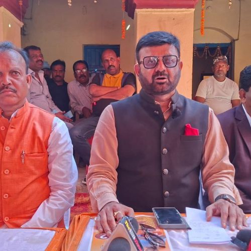 खूंटी में पूर्व मुख्यमंत्री सहित बीजेपी के दिग्गजों का जमावड़ा, नगर पंचायत चुनाव में बढ़ी सियासी गर्माहट