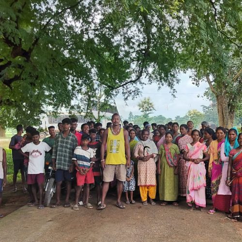 कर्रा के कौशांबी में बाईपास सड़क के विरोध में रैयतों की विशाल बैठक, जान देंगे पर जमीन नहीं देंगे के लगे नारे