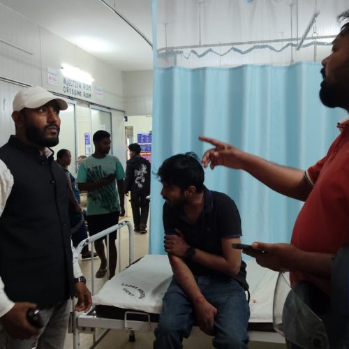 जेल गेट के पास तेज रफ्तार बाइक की टक्कर, दो घायल; एक को रिम्स रेफर