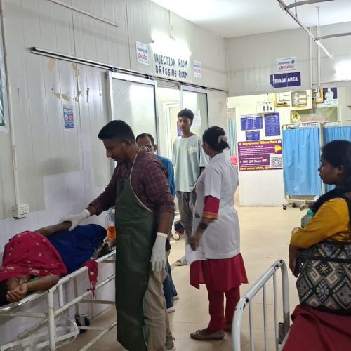 डोड़मा के पास तेज रफ्तार का कहर, दो बाइकों की भिड़ंत में तीन के पैर टूटे रिम्स रेफर