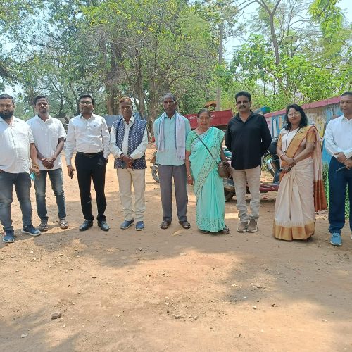 बंदगांव में महर्षि वाल्मीकि मध्य विद्यालय को मिला नया भवन, 6 कमरों का हुआ उद्घाटन