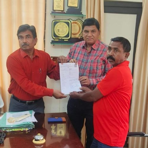 खूंटी में ऑटो चालकों के लिए परमिट वितरण कैंप, 15 चालकों को मिला परमिट