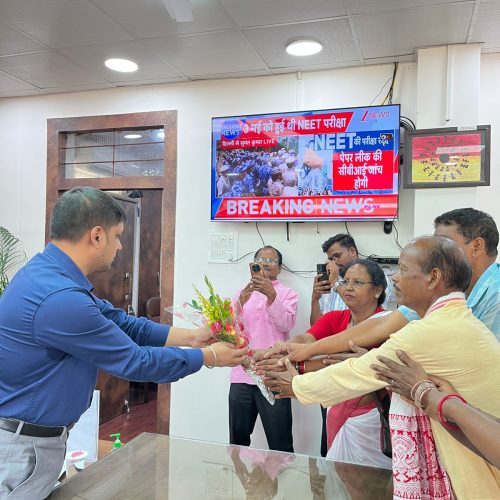 धर्मांतरण, NGO जांच और अवैध गतिविधियों पर रोक लगाने की मांग को लेकर सरना संगोम समिति ने उपायुक्त को सौंपा ज्ञापन