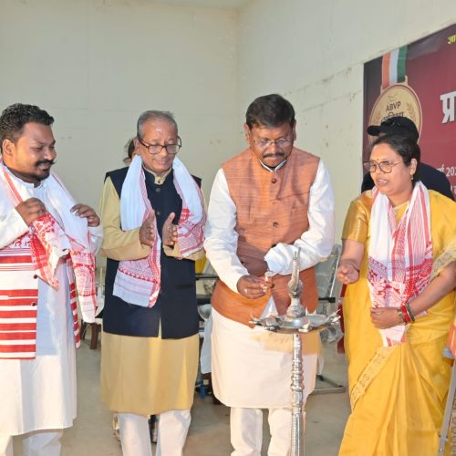 प्रतिभाओं के सम्मान से गूंजा बिरसा कॉलेज, अभाविप के शिक्षा मेले में उमड़ी विद्यार्थियों की भीड़