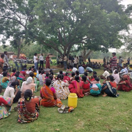 दरंगकेल महुआ टोली में विशेष ग्रामसभा, ग्रामीणों ने जल संकट समेत कई समस्याएं उठायीं