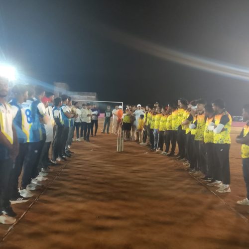 कर्रा में नाइट क्रिकेट टूर्नामेंट का शुभारंभ, वाइन हाउस क्लब ने जीता उद्घाटन मैच
