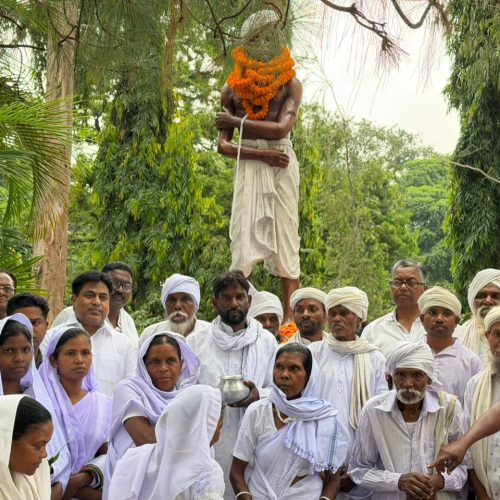 खूंटी में भगवान बिरसा मुंडा के शहादत दिवस पर कांग्रेस कमिटी ने दी श्रद्धांजलि, उलगुलान को बताया प्रेरणास्रोत