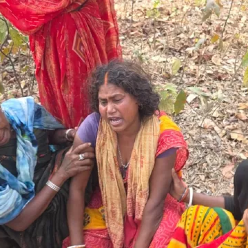 झारखंड में JMM नेता की सड़क किनारे हत्या, शव जलाने का प्रयास