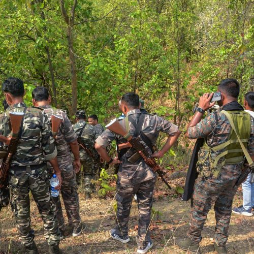 सारंडा में माओवादियों के खिलाफ निर्णायक अभियान: एक महीने का अल्टीमेटम, सरेंडर नहीं तो कड़ी कार्रवाई तय