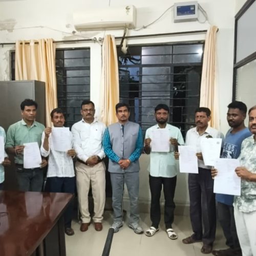 खूंटी में ऑटो रिक्शा चालकों को परमिट वितरण, जल्द आवेदन करने की अपील
