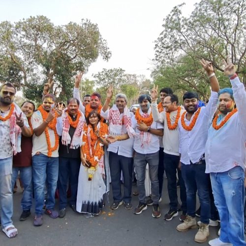 खूंटी नगर पंचायत को मिला नया उपाध्यक्ष, जीत के बाद शहर में जश्न का माहौल