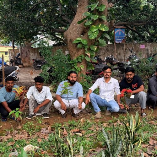 राहुल गांधी के जन्मदिवस पर युवा कांग्रेस ने किया पौधारोपण