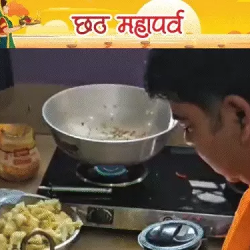 Koderma News: स्पेन से छठ मनाने पहुंचे नीरज सिंह, कहा – छठी मइया ने हर मनोकामना पूरी की