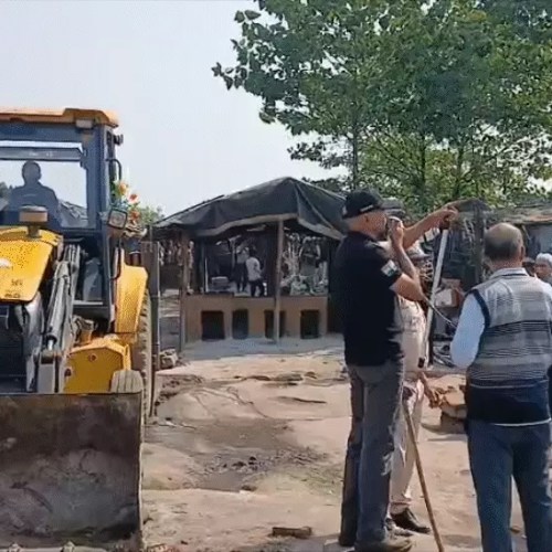 Bokaro Airport Expansion : बोकारो एयरपोर्ट विस्तारीकरण के लिए अतिक्रमण हटाने की कार्रवाई, भारी सुरक्षा व्यवस्था