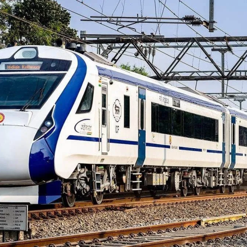 Vande Bharat Express: 160 किमी/घंटा की रफ्तार से दौड़ी ट्रेन, रेलवे ने किया ऐतिहासिक ट्रायल