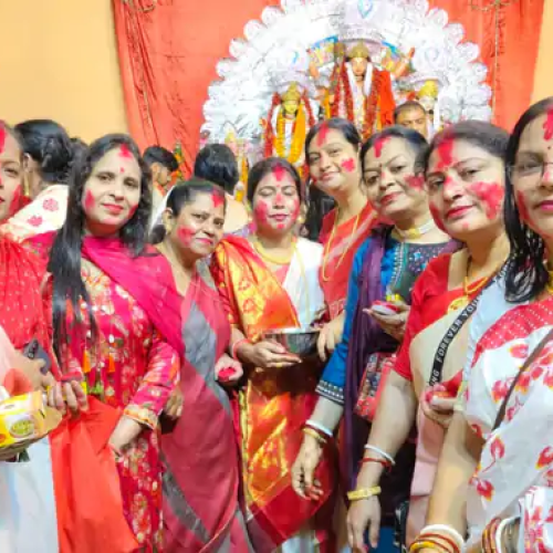 Vijayadashami Sindoor Khela 2025 : झारखंड में सिंदूर खेला का आयोजन, महिलाओं ने उत्साह से निभाई परंपरा