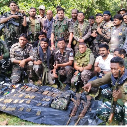Bokaro News: मुरपा जंगल में सुरक्षा बलों का सर्च अभियान, भारी मात्रा में हथियार बरामद