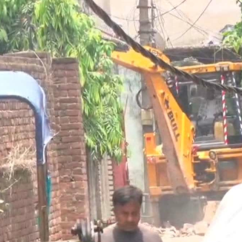गैंगस्टर प्रिंस खान के घर पर चला बुलडोजर, विधायक अरूप चटर्जी को मिली रंगदारी और जान से मारने की धमकी