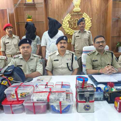 सिमडेगा पुलिस ने अंतरराज्यीय चोर गिरोह का किया भंडाफोड़, लाखों के जेवरात और नकदी के साथ दो आरोपी गिरफ्तार