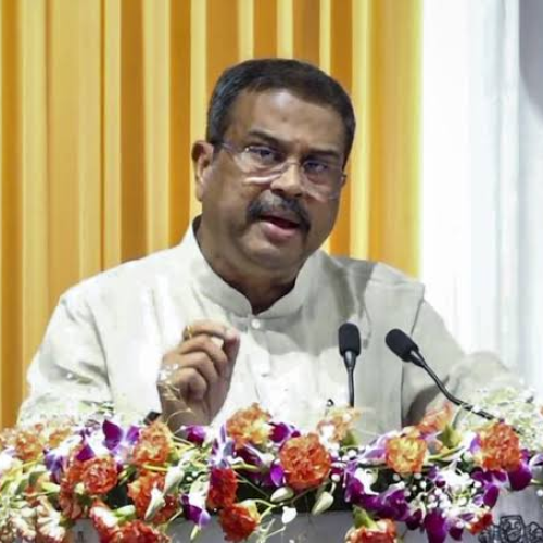 NEET विवाद के बीच केंद्रीय शिक्षा मंत्री धर्मेंद्र प्रधान के इस्तीफे का दावा, पत्र में युवाओं का किया जिक्र