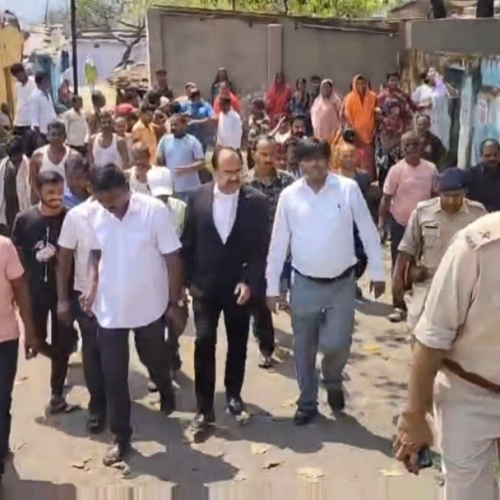 धनबाद के केंदुआडीह में भू-धंसान और गैस रिसाव से हड़कंप, डालसा टीम ने किया दौरा; प्रभावितों को कानूनी मदद का भरोसा