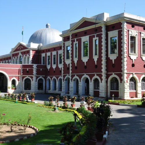 झारखंड के नगर निगमों के वर्गीकरण पर उठे संवैधानिक सवाल: हाईकोर्ट ने सरकार व चुनाव आयोग से 17 नवंबर तक मांगा विस्तृत जवाब