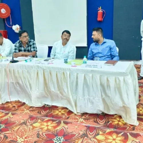 लातेहार नगर पंचायत बोर्ड की बैठक में सात विकास योजनाओं को मंजूरी, जायत्री नदी की सफाई के लिए बनेगा डीपीआर