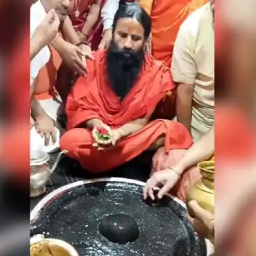 योगगुरु बाबा रामदेव की देवघर यात्रा, बाबा बैद्यनाथ धाम में की पूजा-अर्चना