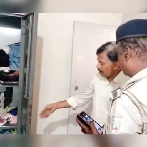 जमशेदपुर में कारोबारी के फ्लैट से 10 लाख के जेवरात और नगदी चोरी, परिवार पूजा में गया था