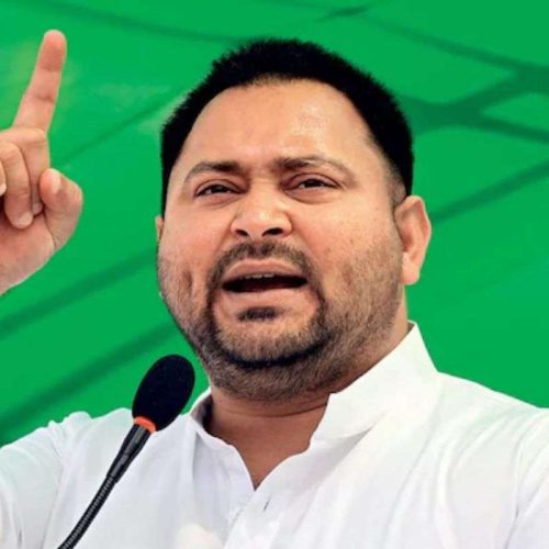 Tejashwi Yadav Reached Deoghar : तेजस्वी यादव बोले – पहले चरण में ही एनडीए सरकार को उखाड़ फेंका गया