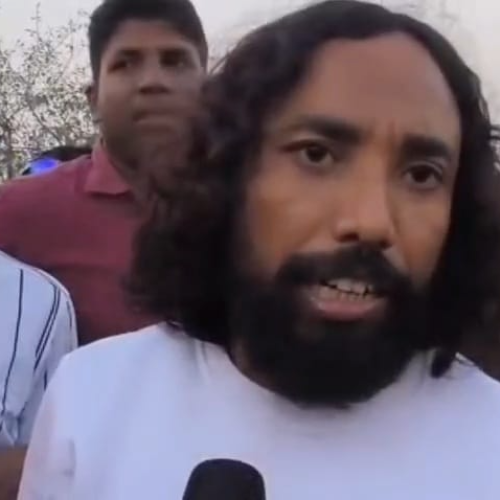 सोनाहातू मे JLKM नेता और पुलिस प्रशासन के बीच काफी नोंक-झोंक के बाद स्वतंत्रता सेनानी बुली महतो की आदमकद प्रतिमा का अनावरण ।