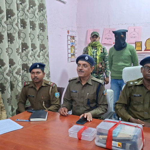 खूंटी पुलिस को बड़ी सफलता, PLFI सदस्य ने प्रेम-प्रसंग में की थी युवक की हत्या का खुलासा करते हुए अरोपी गिरफ्तार