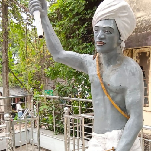 जामताड़ा में भगवान बिरसा मुंडा की प्रतिमा से तोड़फोड़, आदिवासी समाज में आक्रोश, जांच में जुटा प्रशासन