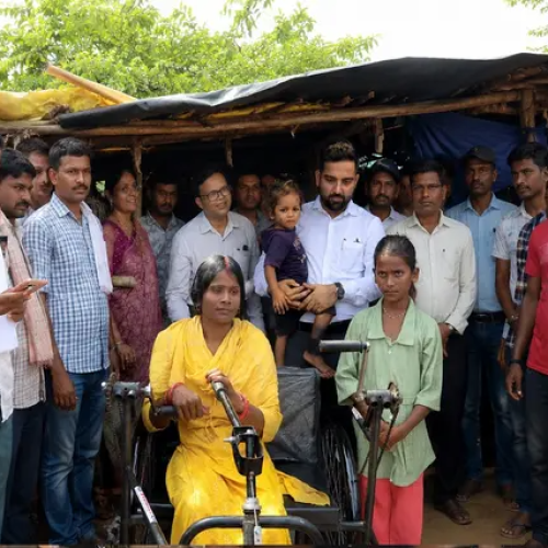 मासूम की अपील पर पिघला प्रशासन, पलामू में दिव्यांग परिवार को मिला अंबेडकर आवास और सरकारी योजनाओं का लाभ